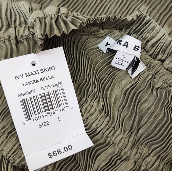 Yakira Bella Ivy Smocked Pleated Flowy Maxi Skirt- Large - Picture 5 of 6